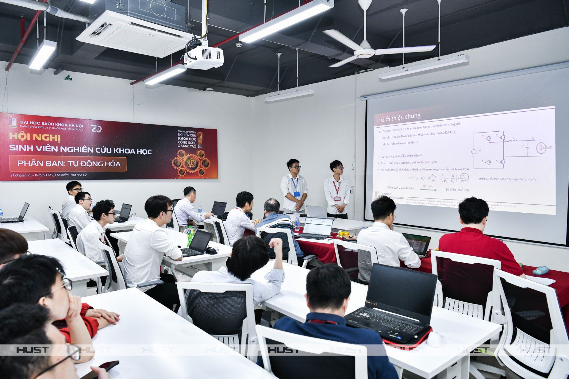 Một phiên báo cáo tại phân ban Tự động hóa