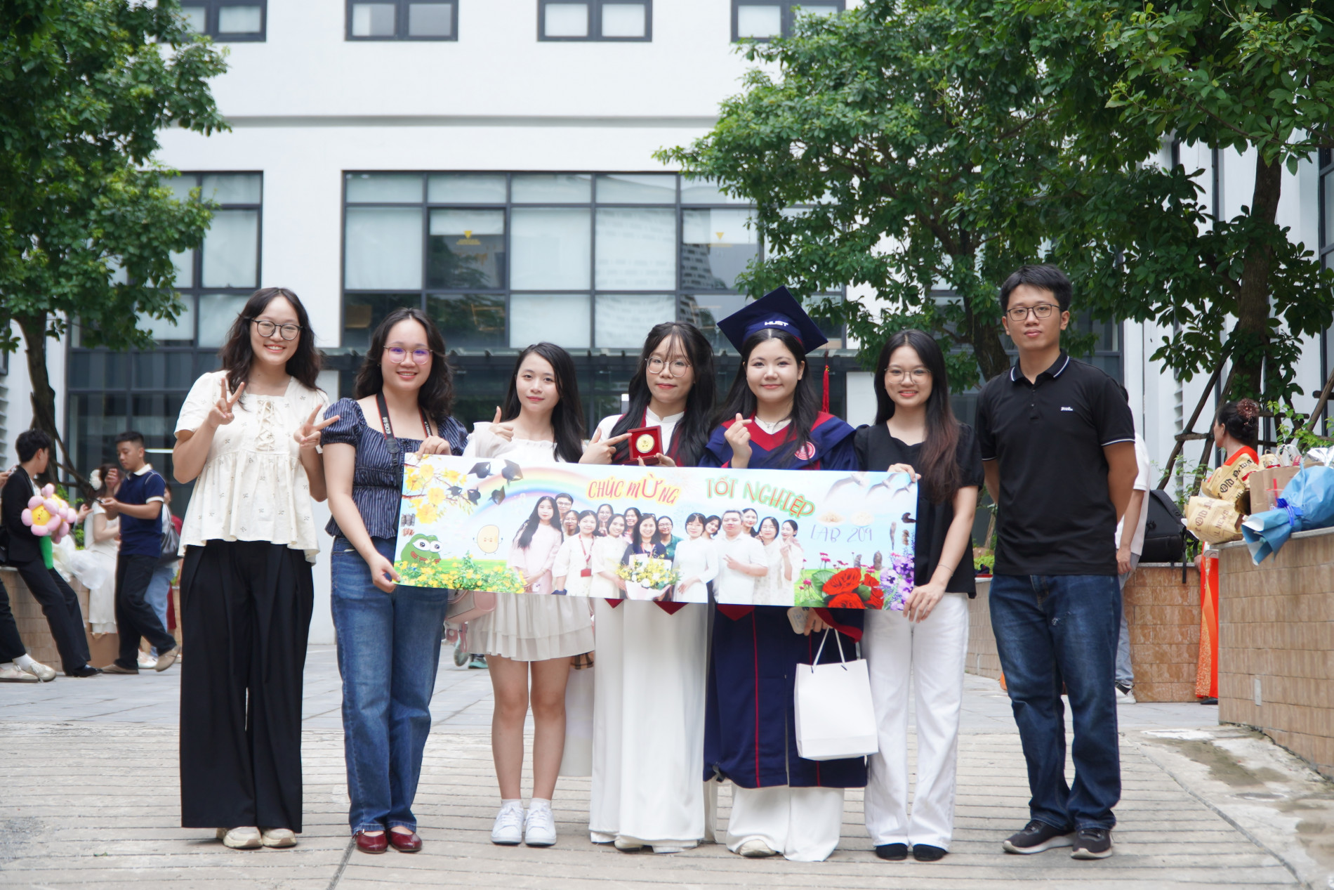 Ảnh với Lab 209