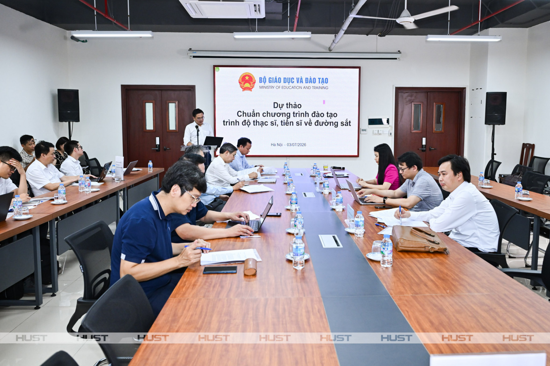 Toàn cảnh Toạ đàm lấy ý kiến góp ý dự thảo Chuẩn chương trình đào tạo trình độ thạc sĩ, tiến sĩ về đường sắt