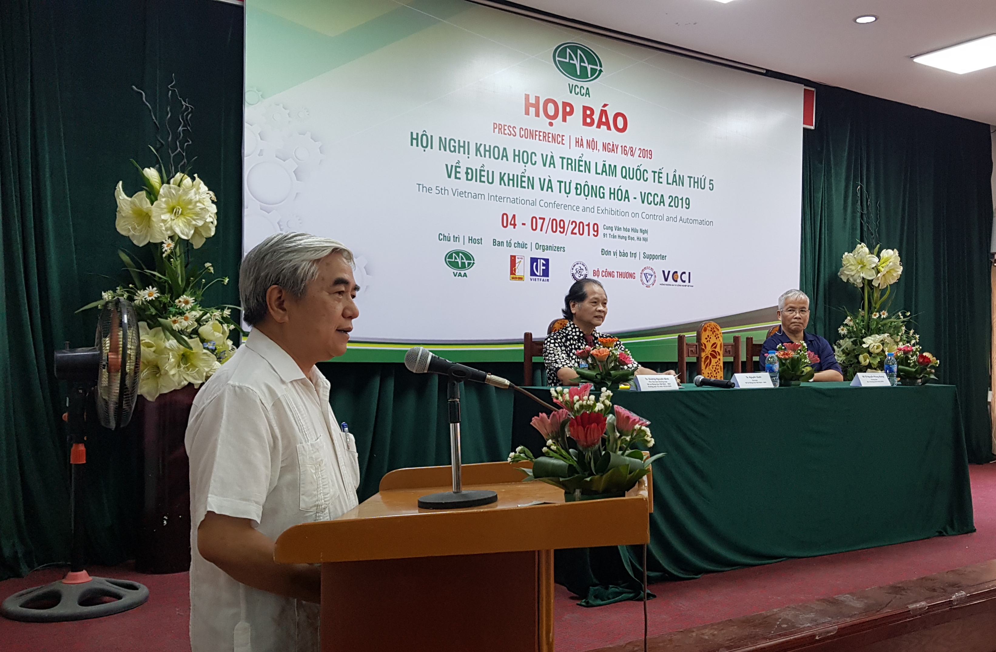 TS. Nguyễn Quân - Chủ tịch Hội Tự động hóa Việt Nam phát biểu tại buổi họp báo